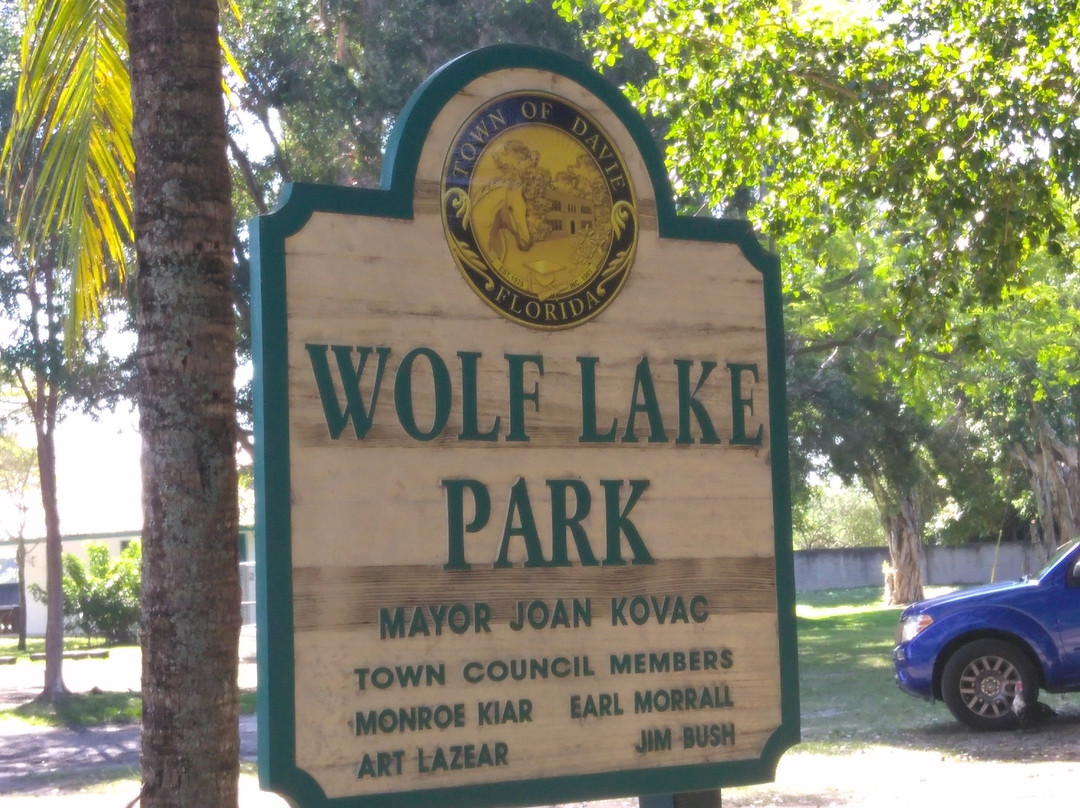 Wolf Lake Park景点图片