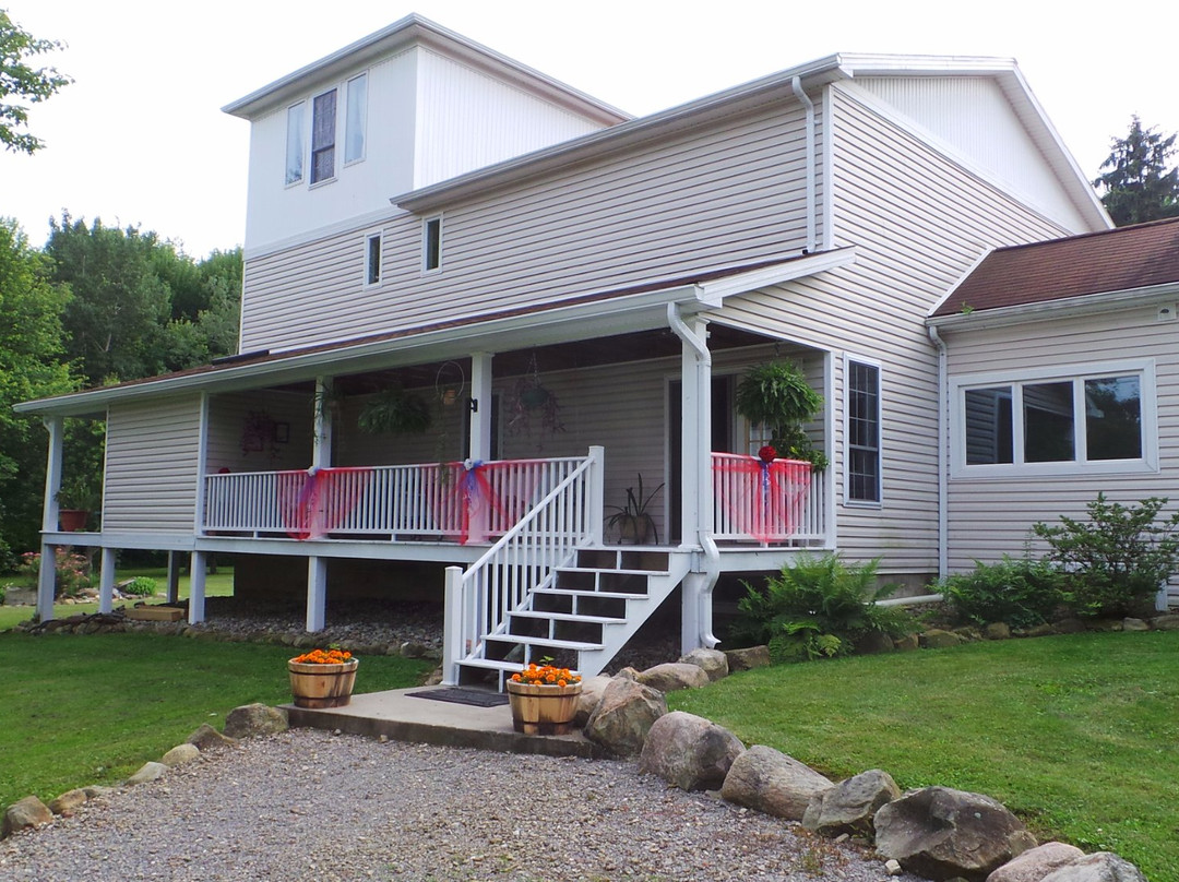 Hollywood Little Acres Bed & Breakfast