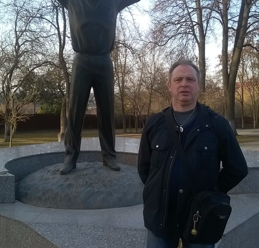 Monument to Yuriy Gagarin景点图片