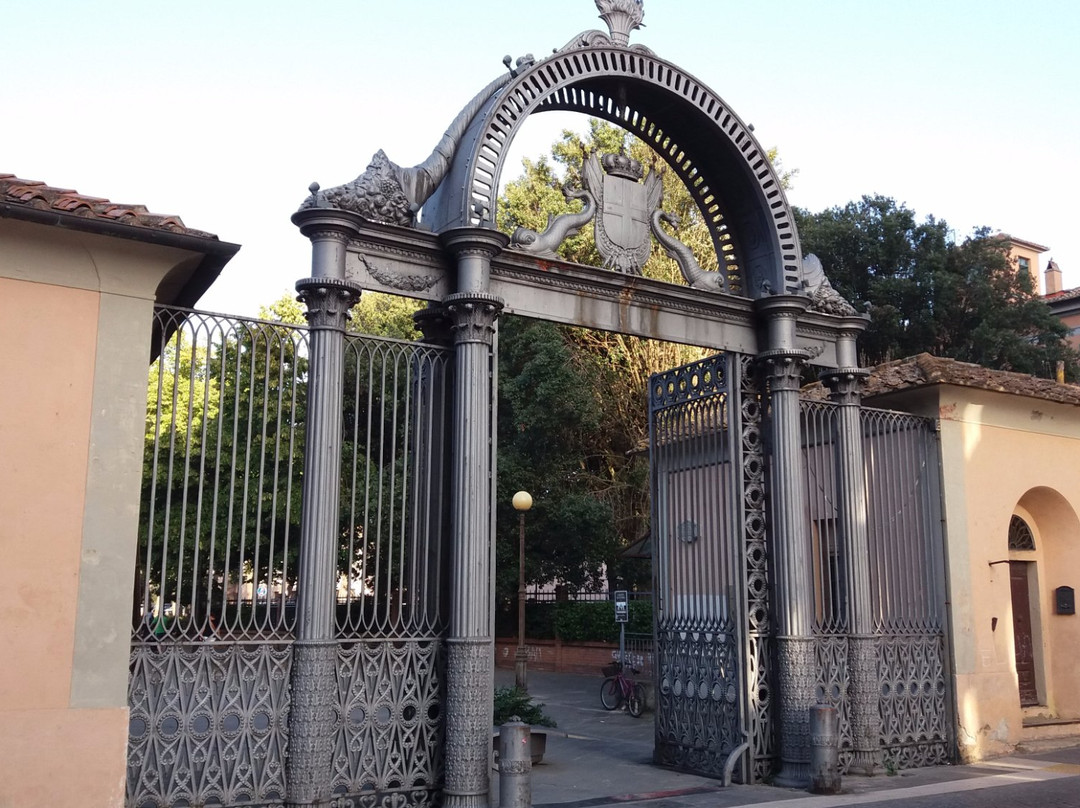 Cast Iron Gate, Ex-Ilva, Follonica景点图片