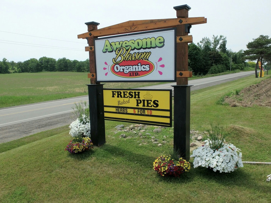 Awesome Blossom Organics-卡利登必去景点