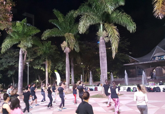 Praça Carlos Chagas-贝洛哈里桑塔必去景点