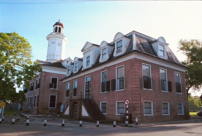 Travel Point Suriname-帕拉马里博必去景点