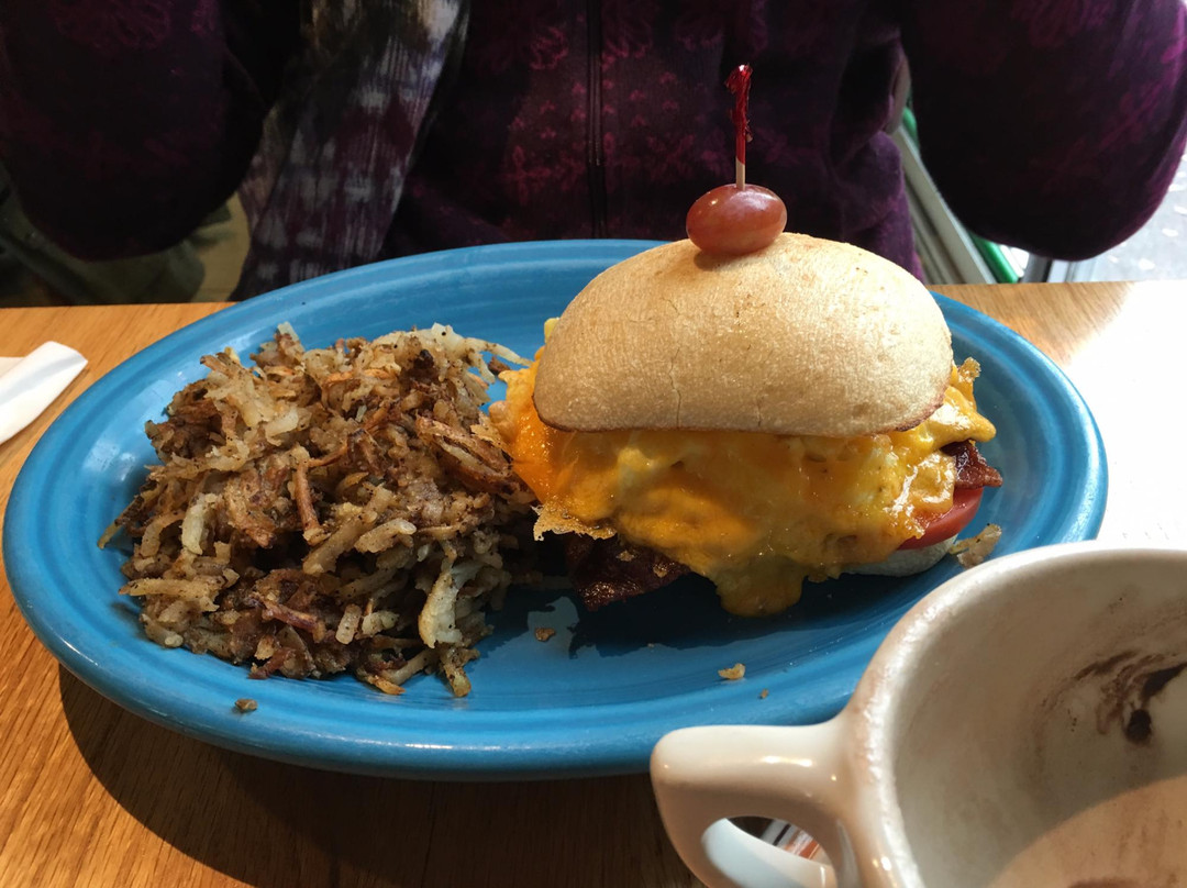 Little Cheerful Cafe