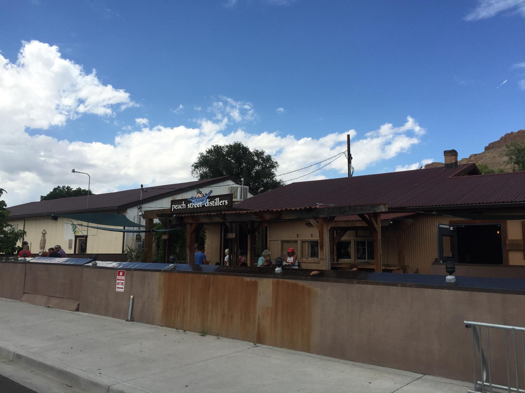 Mesa (Mesa County)餐馆和美食-Peach Street Distillers