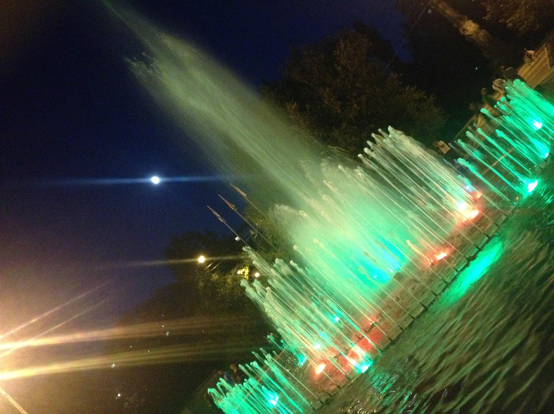 Fontain Crystal Tear-萨拉托夫必去景点