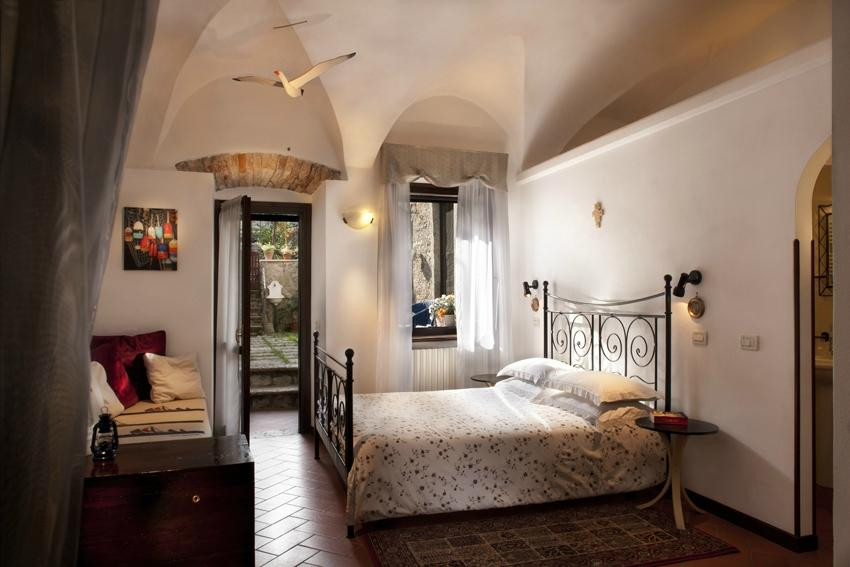 Bogliaco酒店住宿-B&B Il Gabbiano