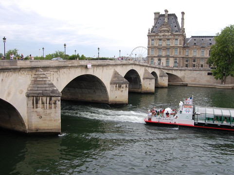 卡鲁塞尔桥-巴黎必去景点