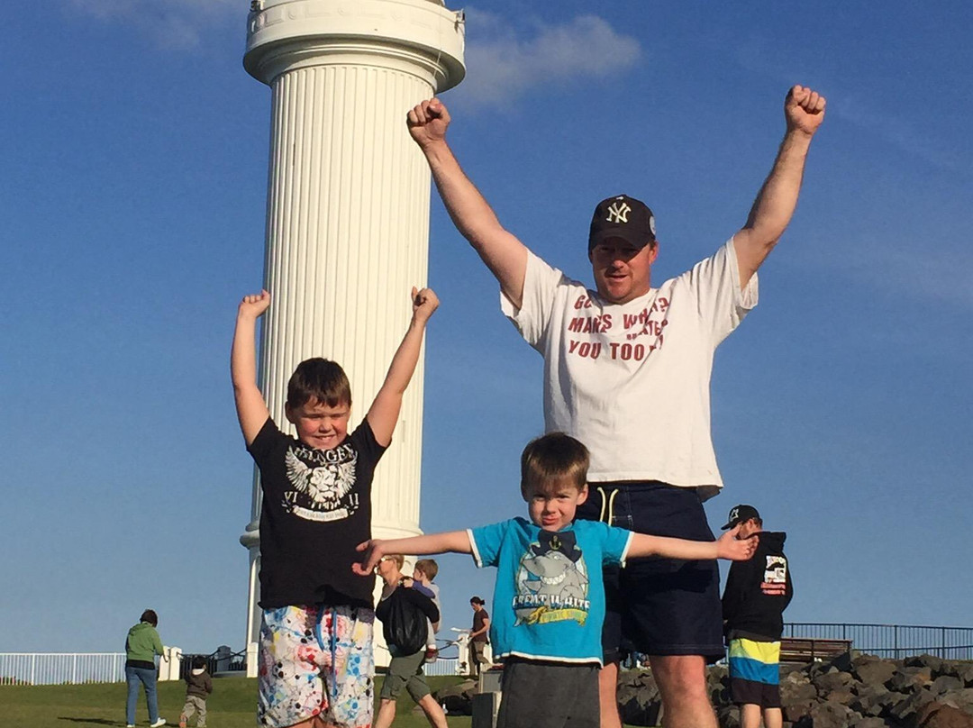卧龙岗海港灯塔-卧龙岗市必去景点