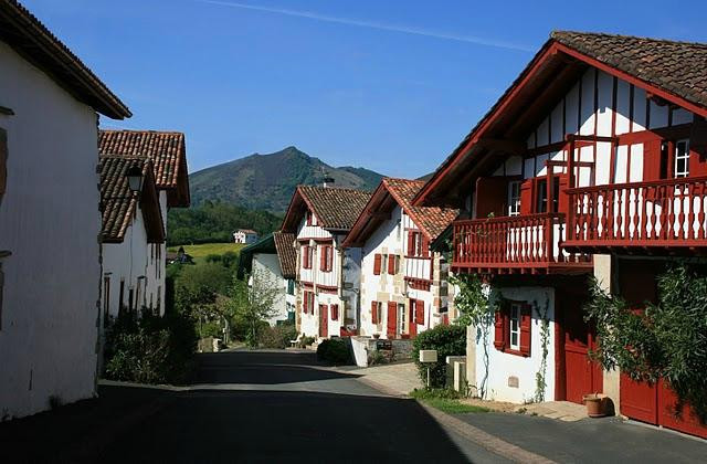 Maison Dominxenea