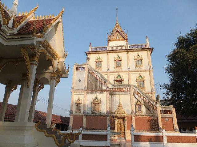 Wat Klang Ming Mueang景点图片
