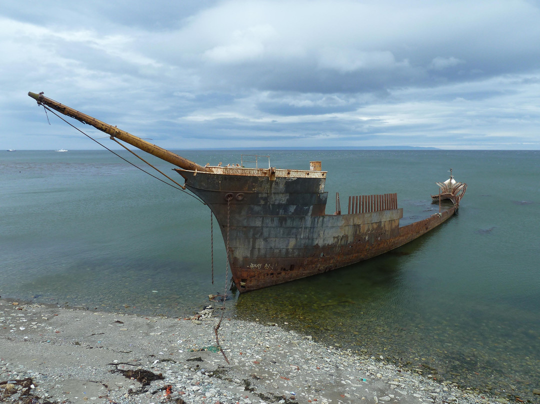 Lord Lonsdale Shipwreck景点图片
