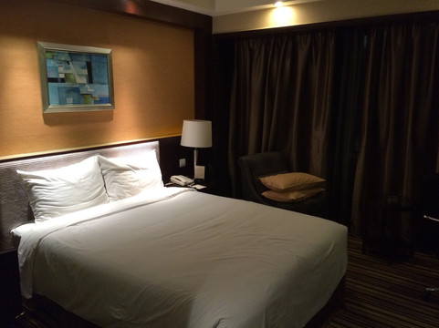 广州礼顿酒店（珠江新城地铁站店）主图