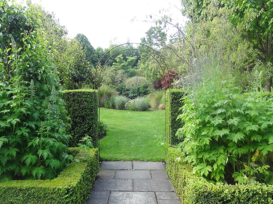 Frensham Gardens景点图片