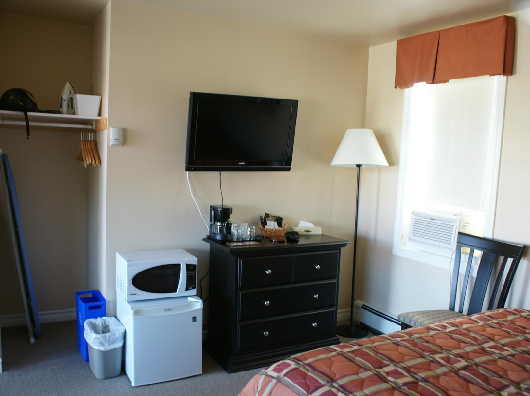 Hillcrest View Inn主图