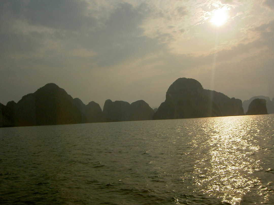 Halong Bay Tours-河内必去景点