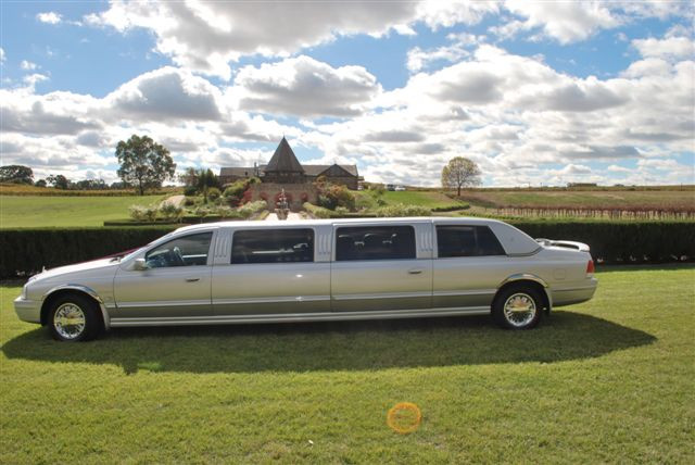 Shiralee Limousines Tours景点图片