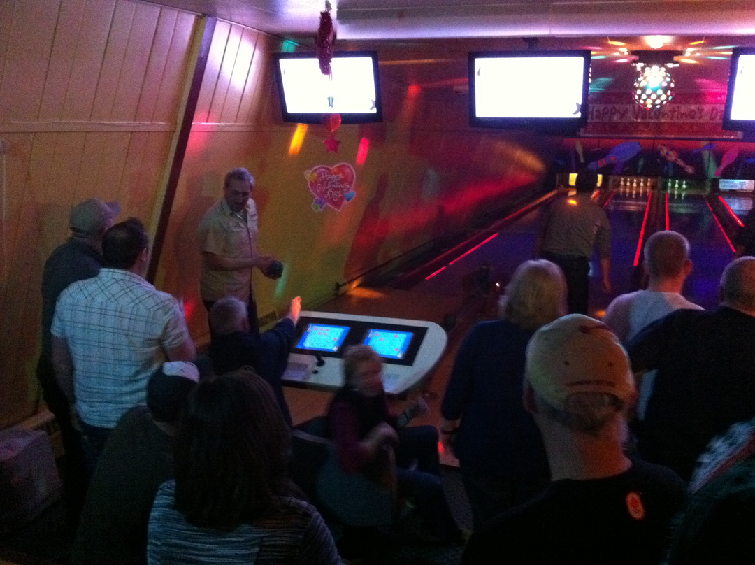 Georgian Lanes 5 Pin Bowling & Entertainment-帕里桑德必去景点