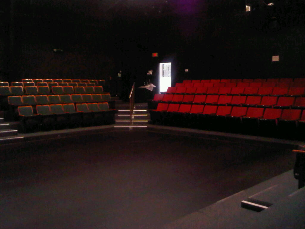 The Herb Strauss Schoolhouse Theater景点图片