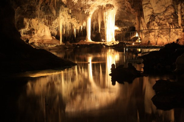 Lake Cave景点图片