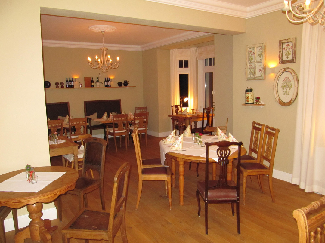 Niesgrau餐馆和美食-Landbistro Mädesüss