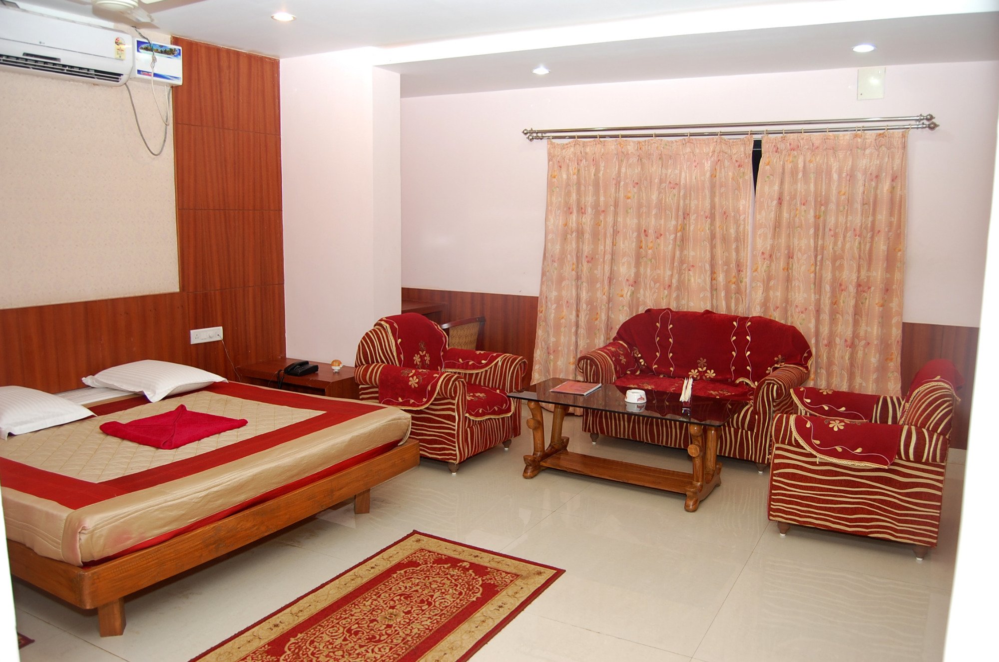 Raj Residency-官方