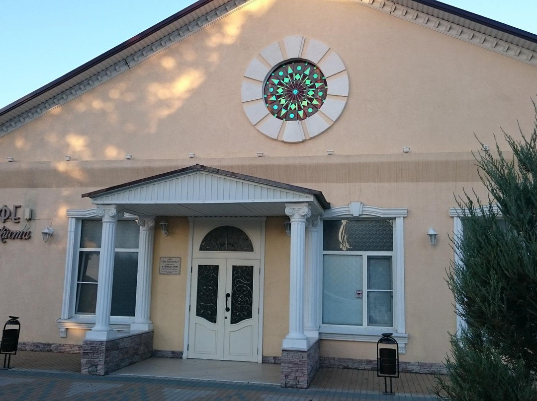 Zavetnyy餐馆和美食-Tri Tankista