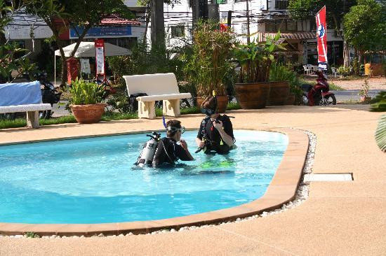 Sea Dragon Dive Center-拉克山必去景点