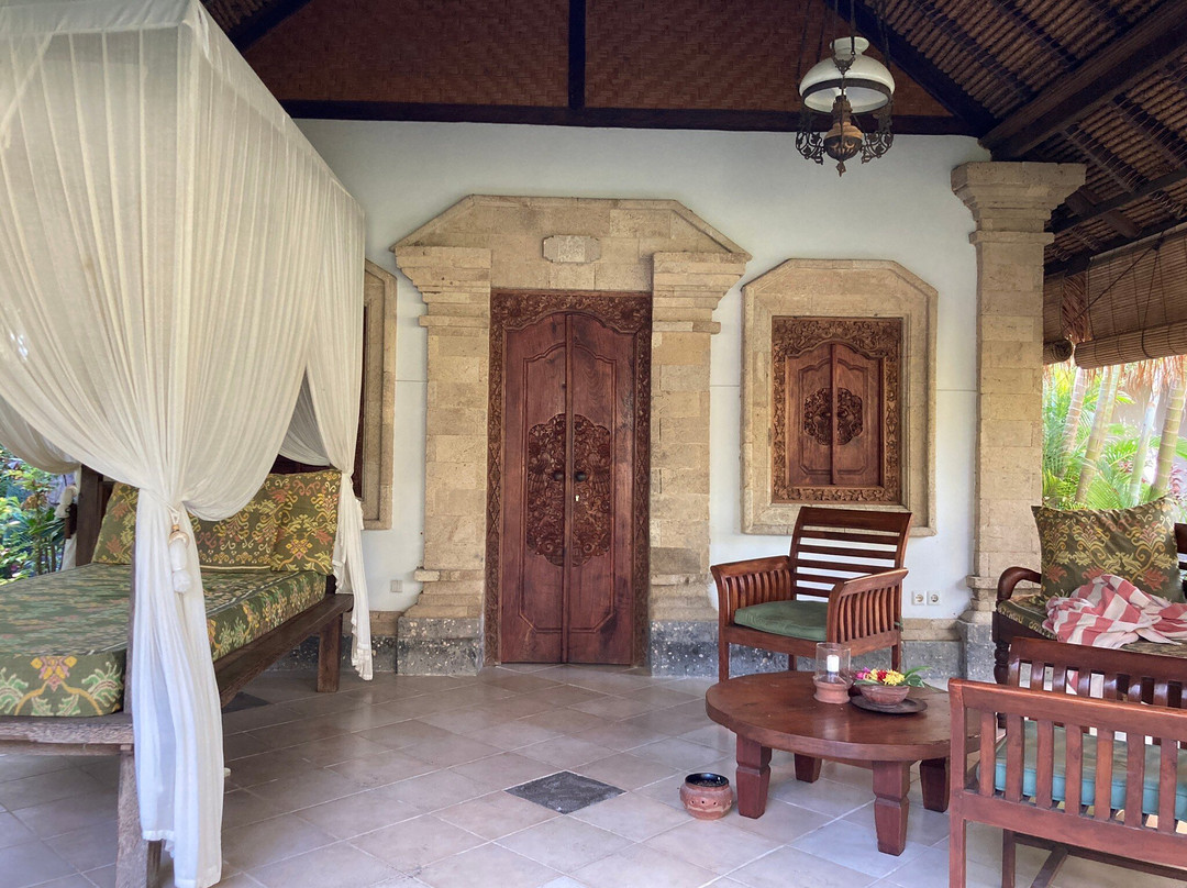 塔曼塞里尼海滩别墅主图