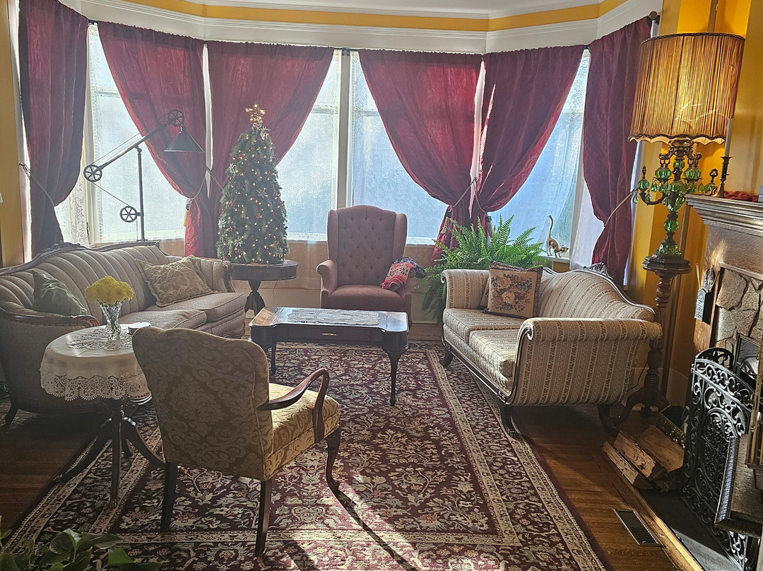 The Tyrannosaurus Rest B&B主图