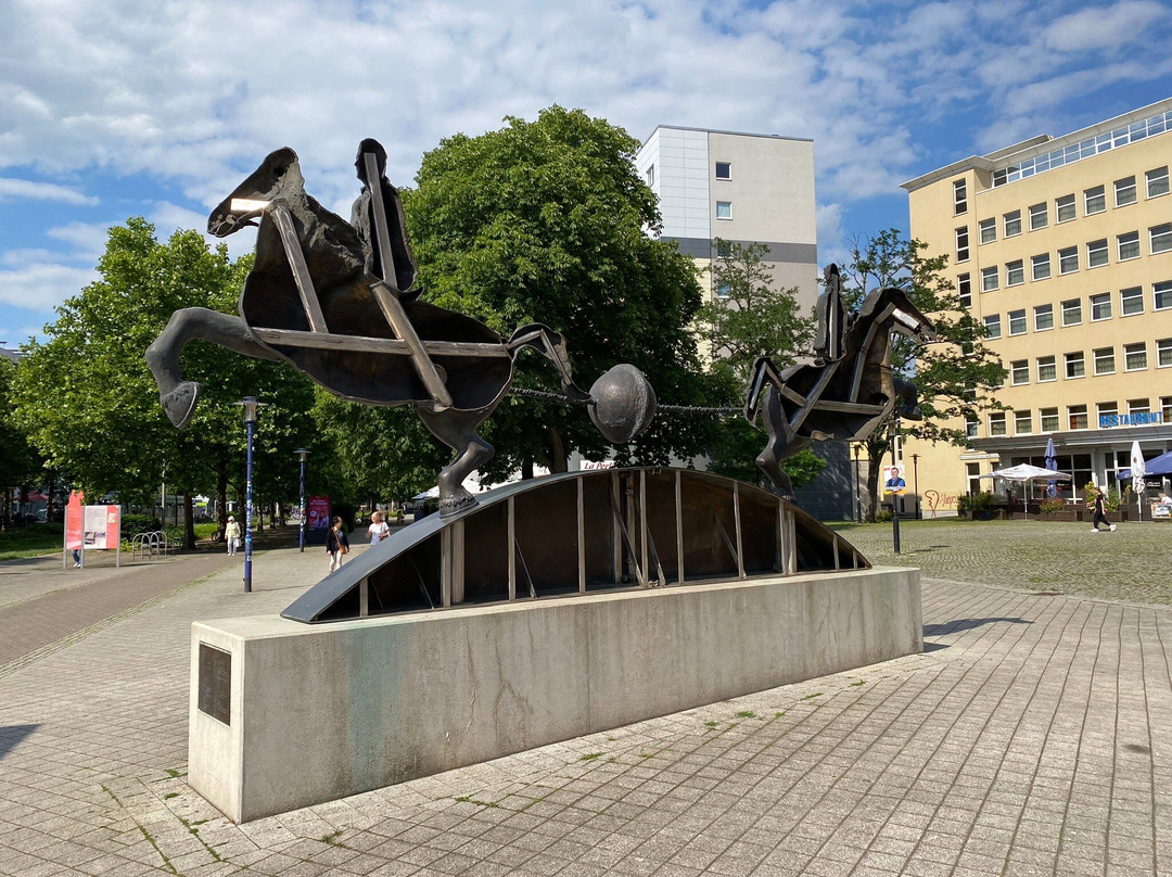 Denkmal zum Magdeburger Halbkugelversuch-马格德堡必去景点