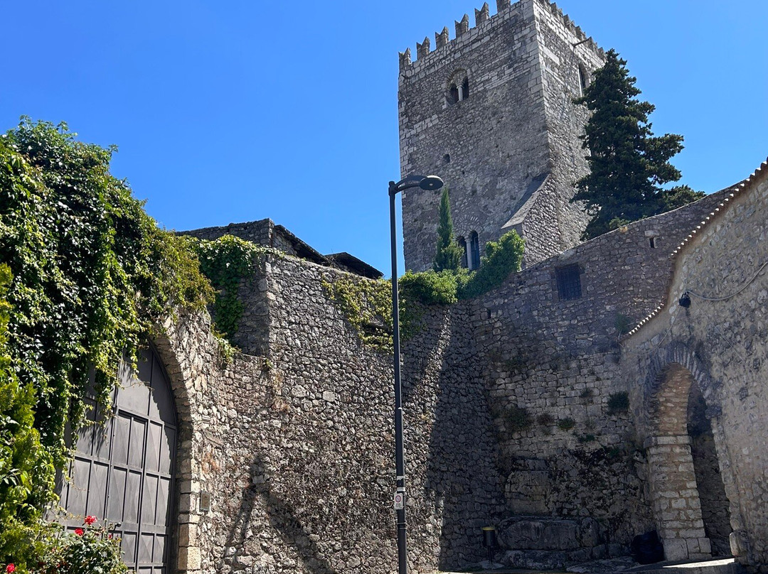 Castello Teofilatto景点图片