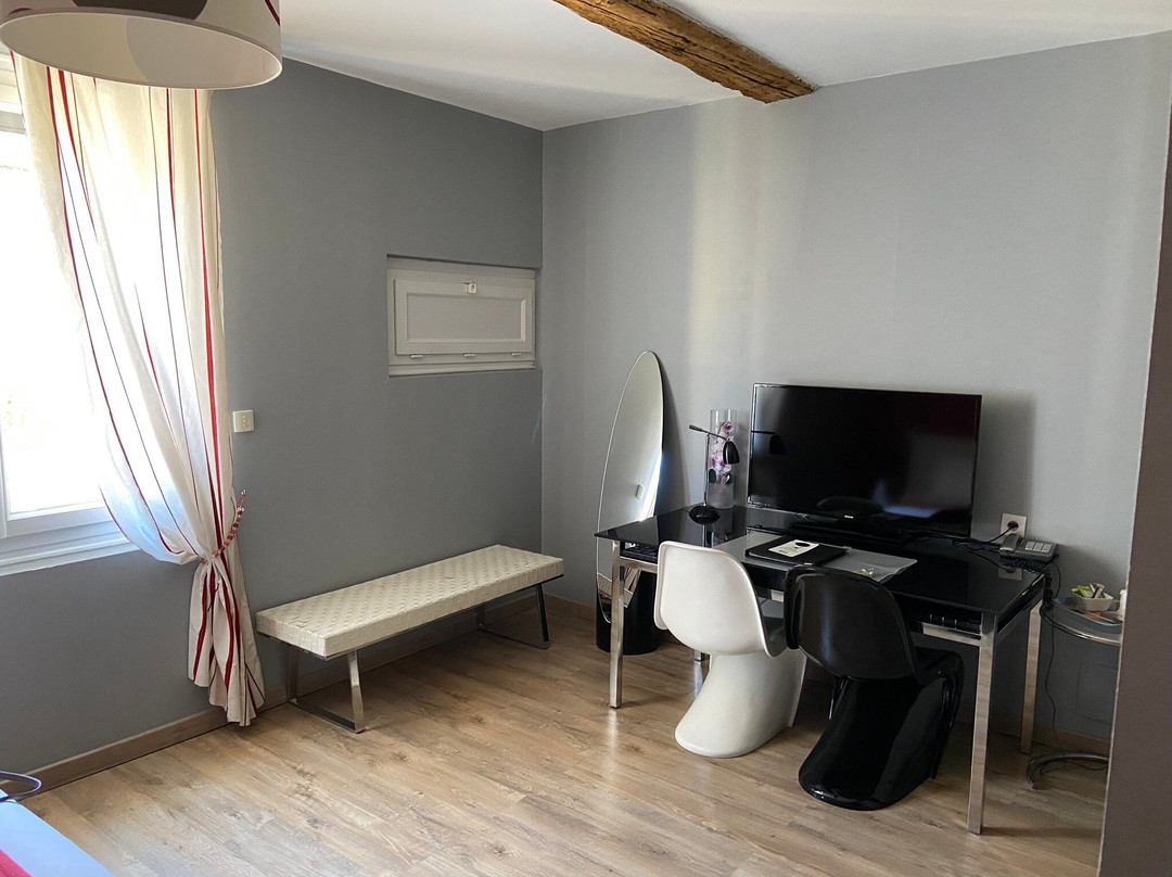 Logis Hôtel Résidence主图