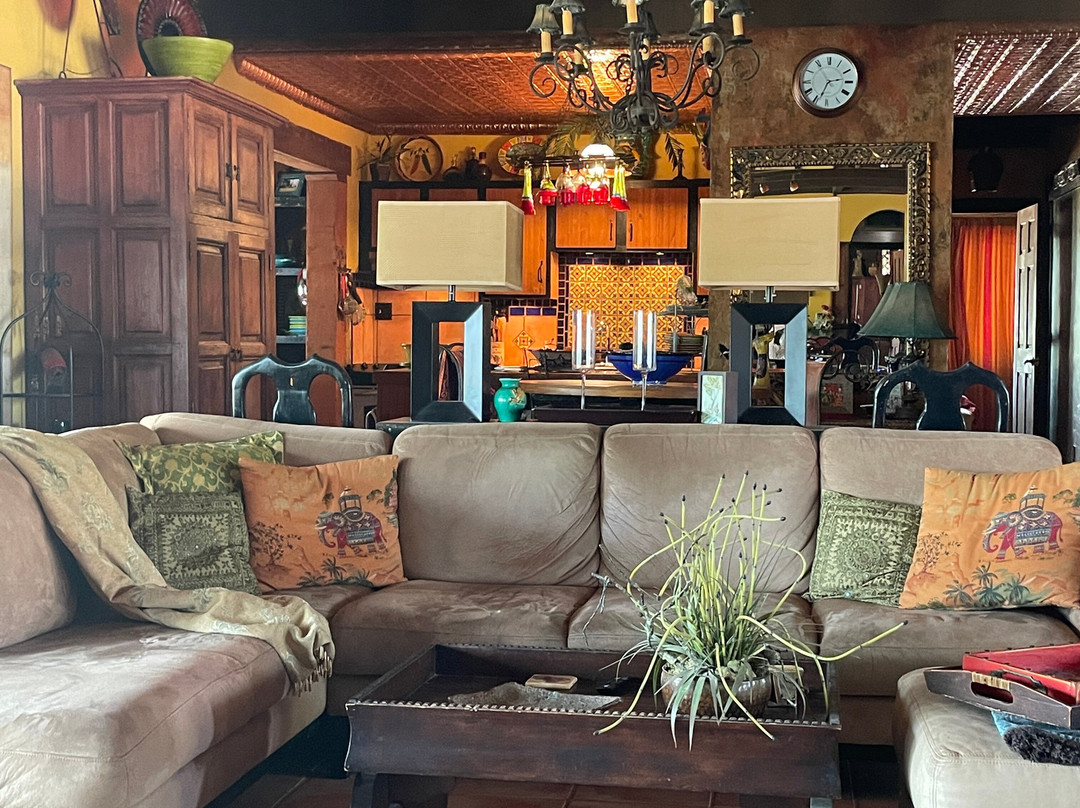 Hacienda Linda Inn and Gallery主图