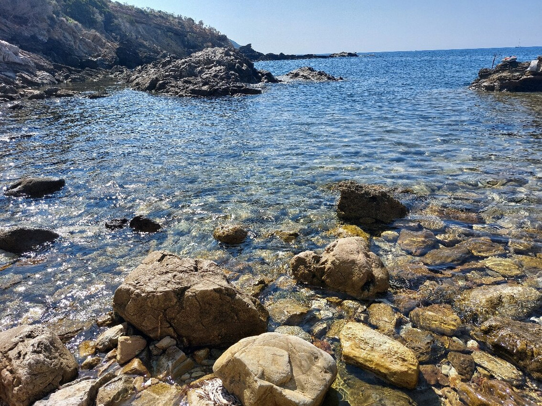 Cala Mar Morto景点图片