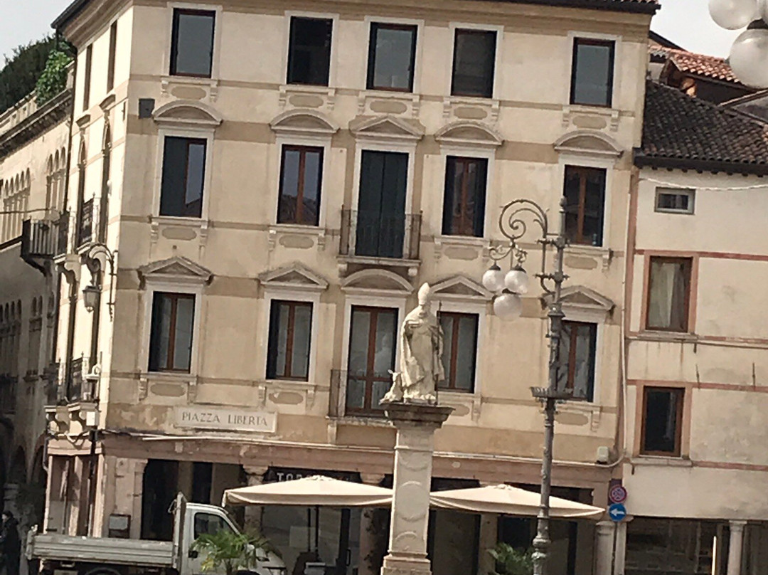 Piazza Libertà景点图片