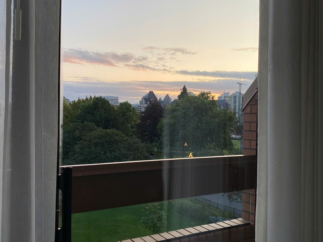 大使馆酒店主图