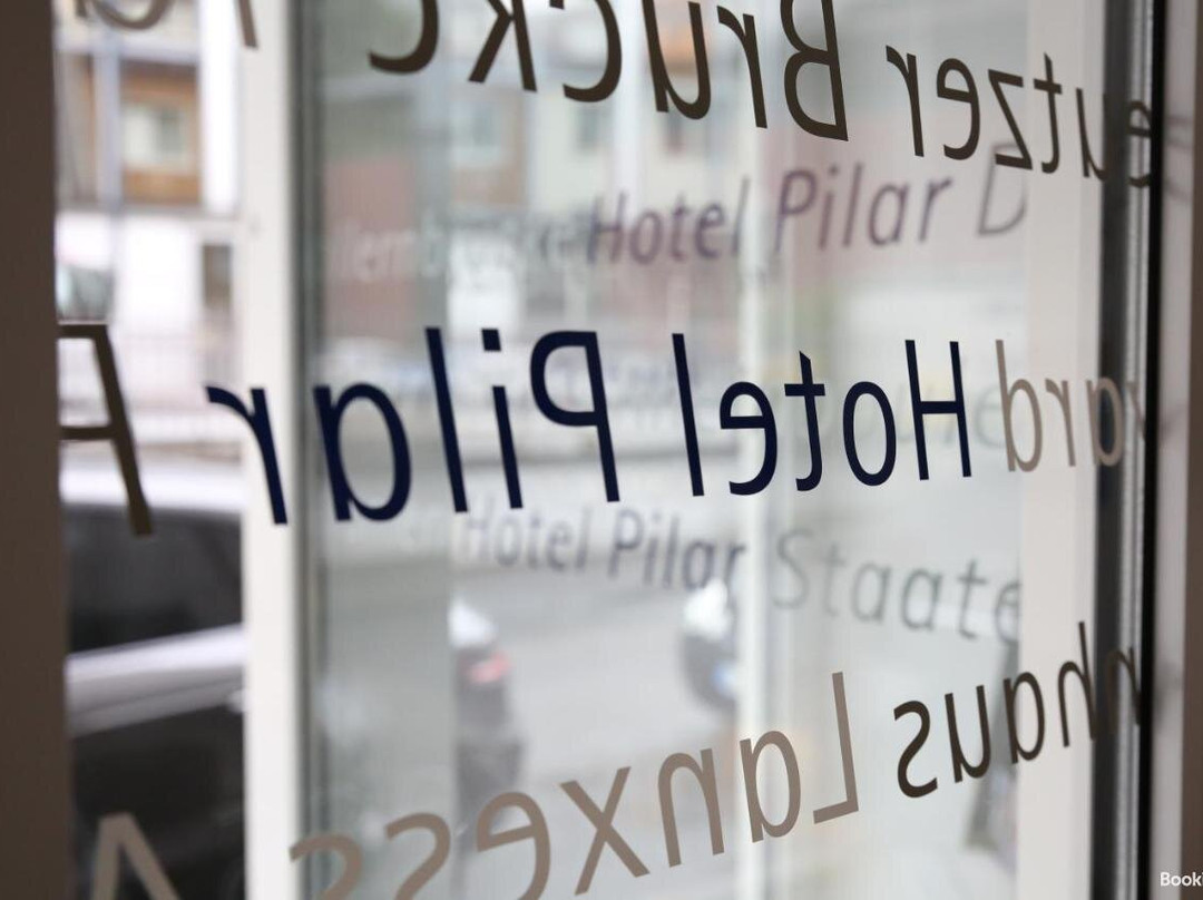 Hotel Pilar Garni主图