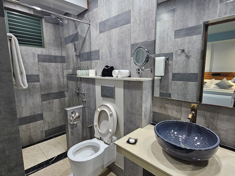 马鲁卡布广场酒店