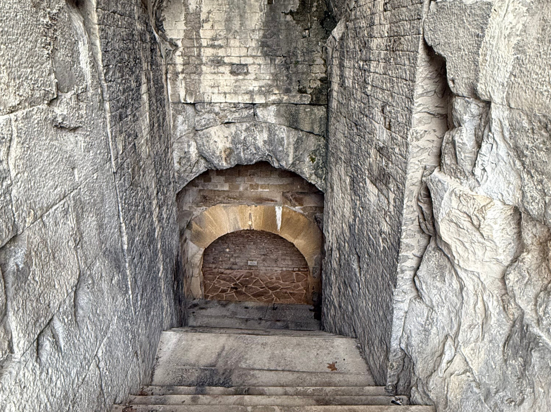 Domitia Tours-马赛必去景点