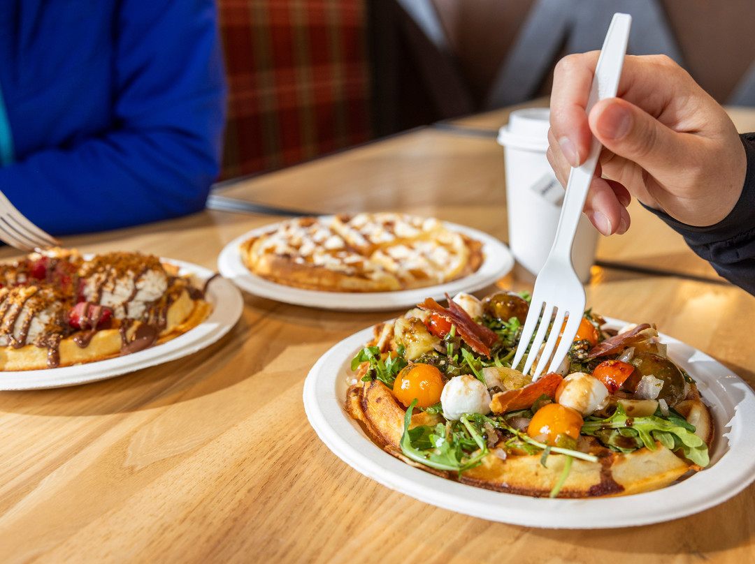 Cadomin餐馆和美食-Maligne Lake Waffle Hut