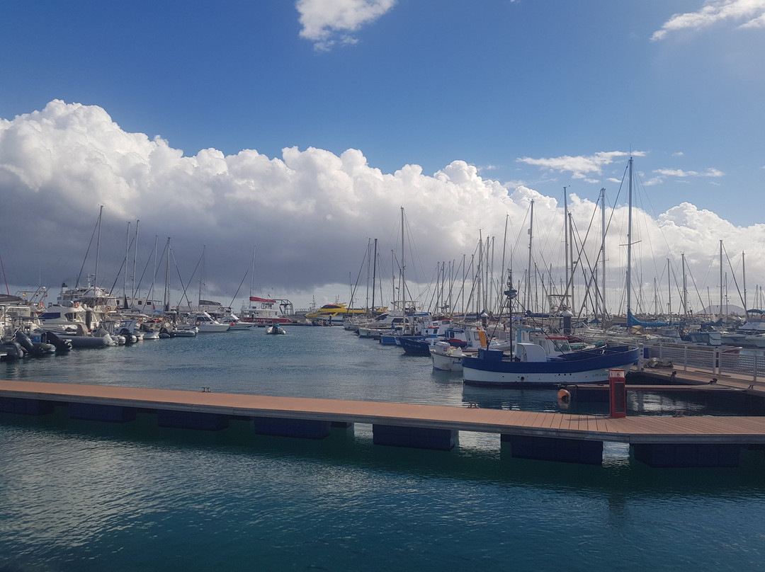 Puerto de Corralejo景点图片