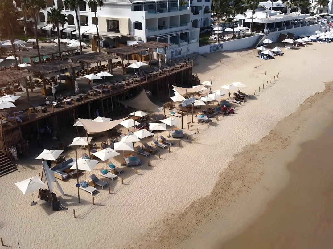 Tamara Beach Club Cabos - Medano Beach