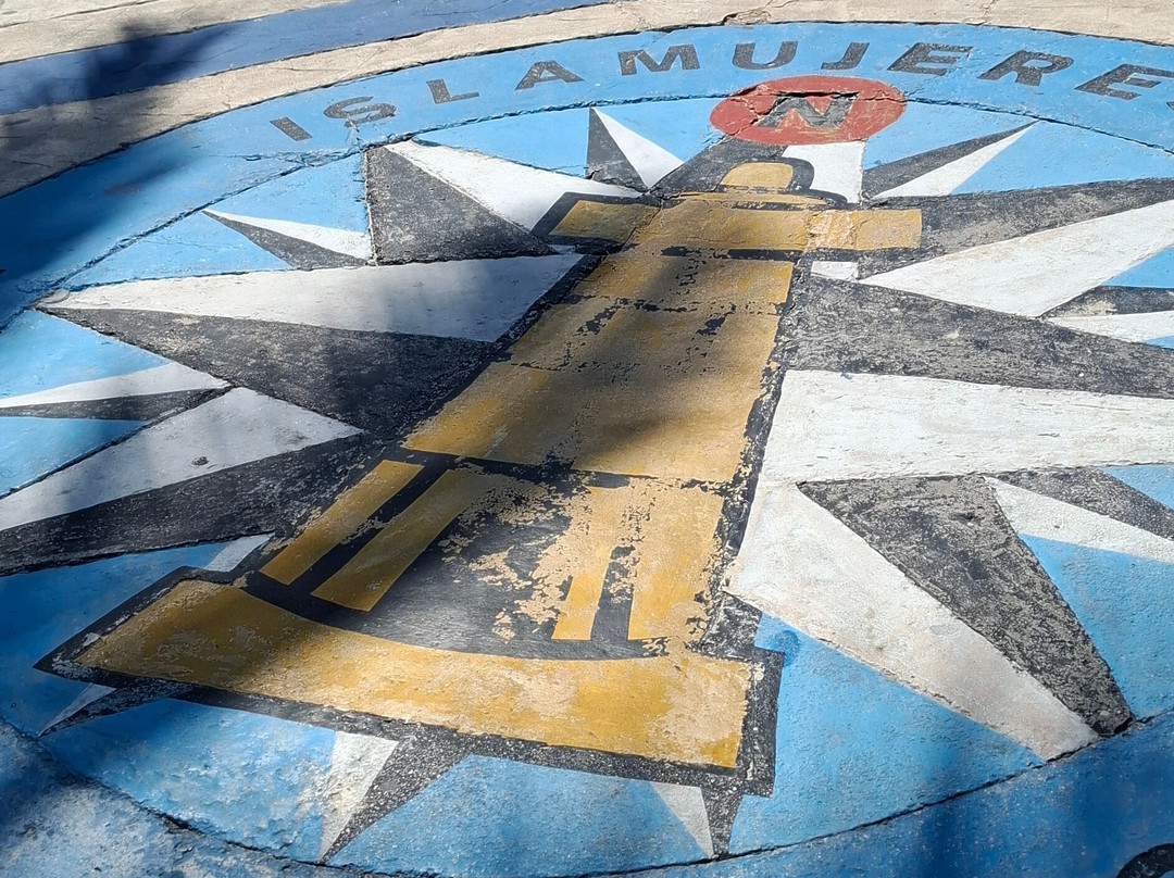 Oddities and Wall Art Isla Mujeres-女人岛必去景点