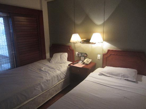 皇后大酒店主图