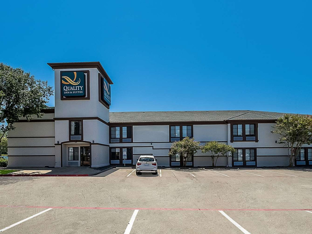 Quality Inn & Suites DFW Airport South