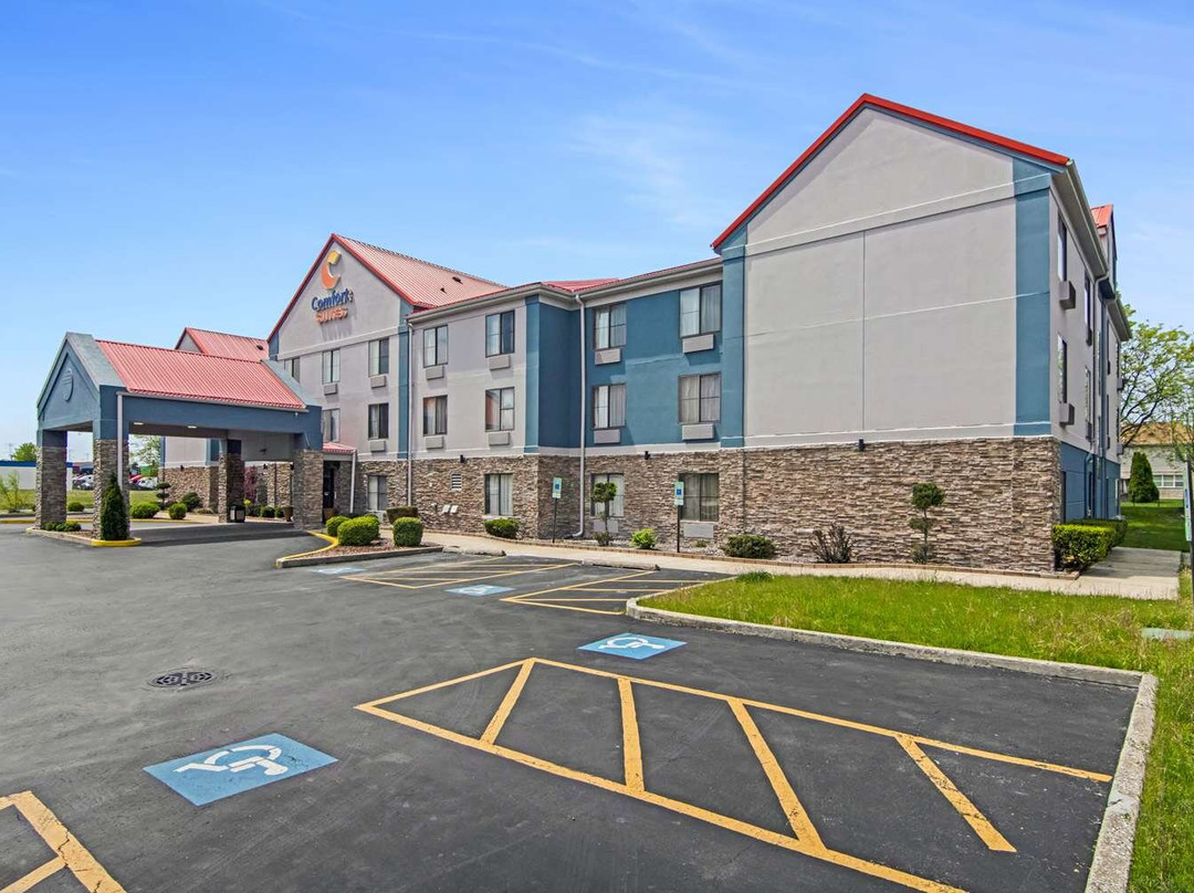 Lansing酒店住宿-Comfort Suites Near I-80 And I-94