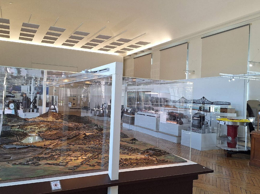Pavillon de l'Industrie景点图片