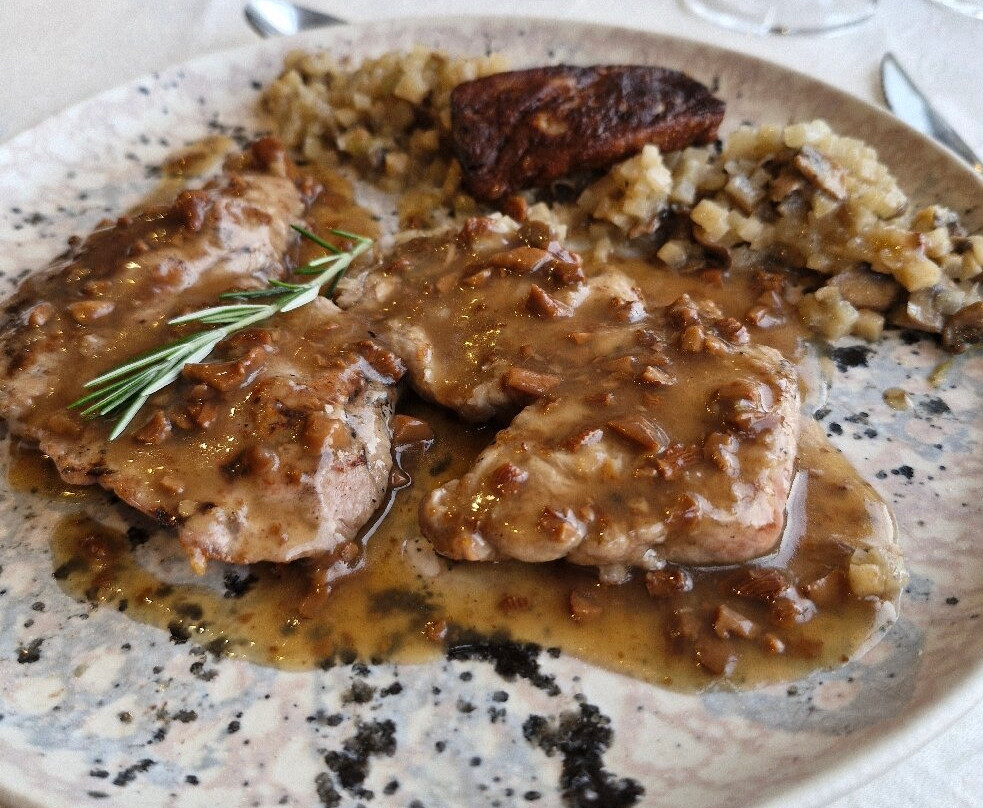 Hôtel-Restaurant Les Collines主图