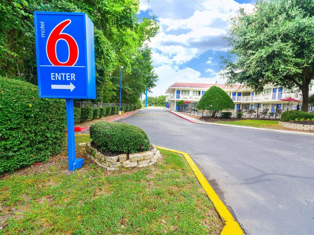 Motel 6 Huntsville